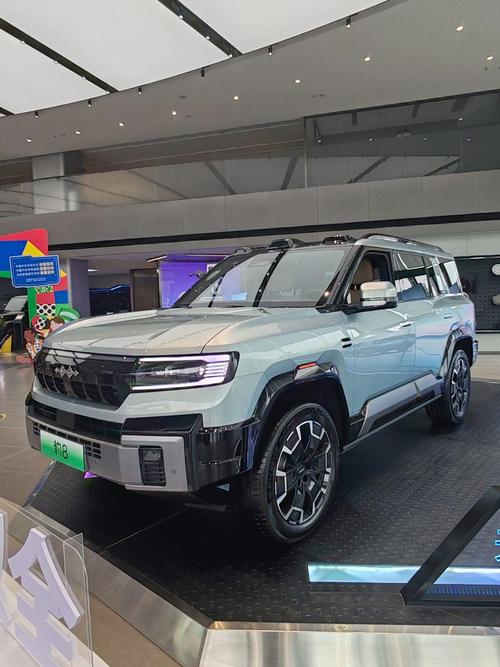 成都166比亚迪方程豹硬派越野的爆款，英菲尼迪35周年与你共成长